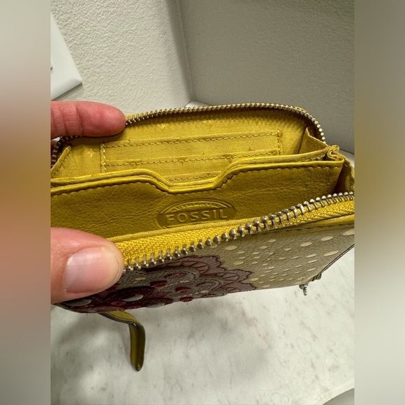 New Vintage Fossil Leather Wristlet Wallet Chartreuse Green Pink & Brown Design - Picture 3 of 11